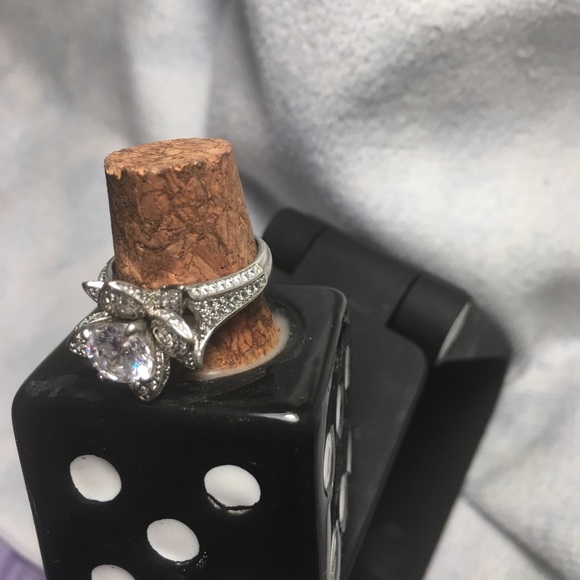 Ring - Picture 3 of 7